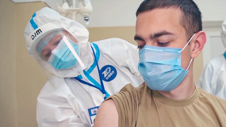К моменту вакцинации на территории Эмиратов имеется доступ к четырем препаратам от 3 производителей/ фото: Rg.ru 