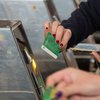 С 1 апреля в метро исчезнут "зеленые" карты: как оплатить проезд