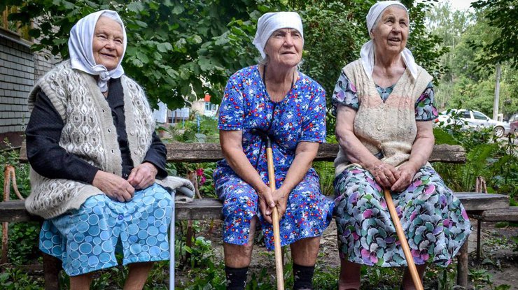 С 1 апреля 2021 года пенсионный возраст для женщин в Украине повышен до 60 лет