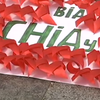 У Харкові присвятили померлим від СНІДу інсталяцію із червоними стрічками
