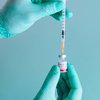 Прививка в центре вакцинации: можно ли получить без прописки 