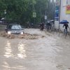 Ялту затопило после сильных дождей: жителей эвакуируют (видео)