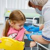 Детей впервые рекомендовали вакцинировать от коронавируса - ВОЗ 