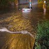 В Мариуполе "утопают" авто: город уходит под воду  (видео)
