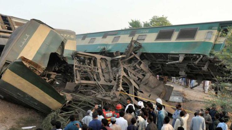 Авария в Пакистане / Фото: www.moroccoworldnews.com