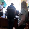 В Киеве преподаватель вуза влюбила в себя женщину и обманула на 600 тысяч гривен