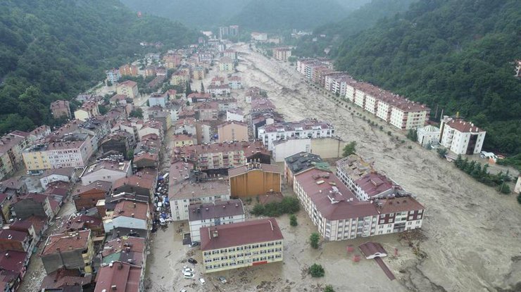 Масштабное наводнение в Турции/ фото: ТАСС