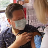 У Києві почали вакцинували людей у маршрутці