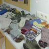 Західні країни готуються приймати українських біженців: президент Ісландії сів за плетіння шкарпеток