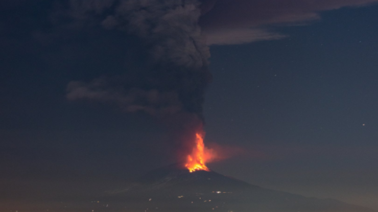 Извержение вулкана Этна/ фото: Volcano ds