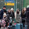 Количество покидающих Украину снижается