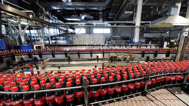 Coca-Cola виробляють на 10 заводах в рф