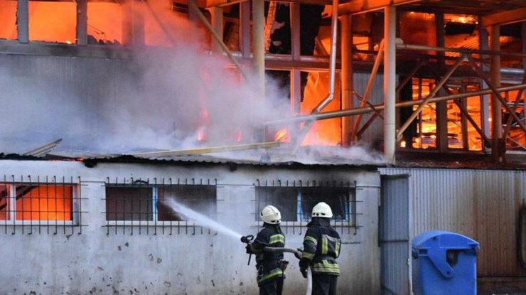 В Одесі гасили масштабну пожежу