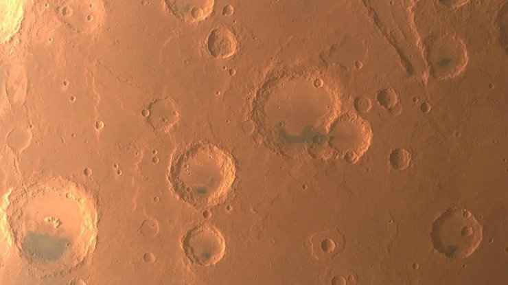 Фотографія поверхні Марсу знята "Тяньвень-1"