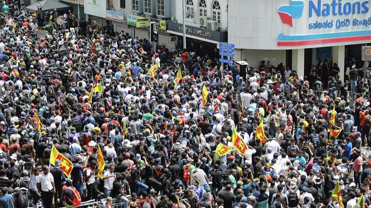 На Шрі-Ланці не вщухають протести