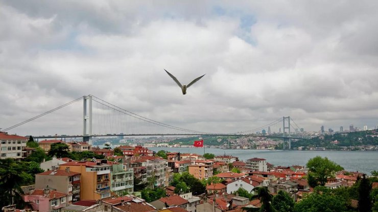 Міст через Босфор у Стамбулі