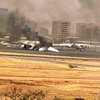 Через бої у Судані палає Boeing 737 української компанії SkyUp (відео)