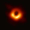 У центрі старої галактики виявили аномально масивну чорну діру