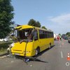 У Вінниці маршрутка врізалась у вантажівку: травмовані 15 людей (фото)