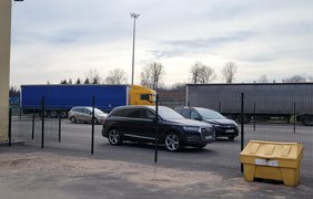 У Литві затримали перше авто з російськими номерами: його передадуть Україні