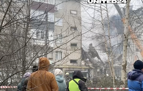 Зеленський показав будинок у Сумах, куди влучив "Шахед" (відео)
