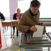 Обливають зеленкою та підривають: росіяни масово паплюжать "виборчі" урни
