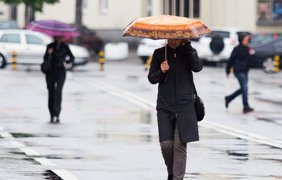 Дощі і шквальний вітер: погода в Україні сьогодні зіпсується