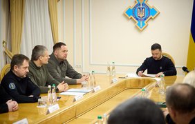 Зеленський продовжив санкції РНБО проти контрабандистів та українських компаній