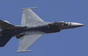 У США розбився військовий літак F-16