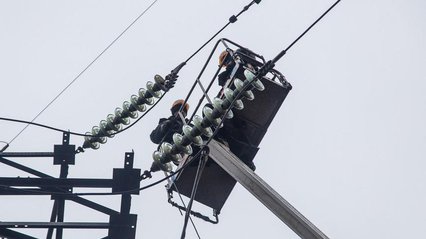 У Києві та низці областей ввели екстрені відключення світла