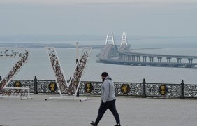 росія перестала використовувати Кримський міст для перевезення зброї - The Independent