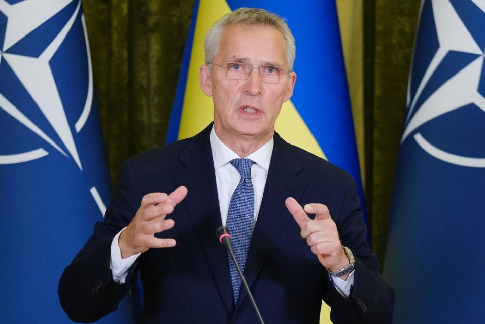 Генеральний секретар НАТО Єнс Столтенберг підтвердив твердження про те, що Північно-атлантичний альянс не планує введення військ в Україну, й Київ із таким проханням навіть не звертався