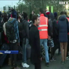 Влада Франції пообіцяла розселити біженців з Кале