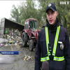На трассе Киев-Чоп перевернулась фура с львовским мусором 