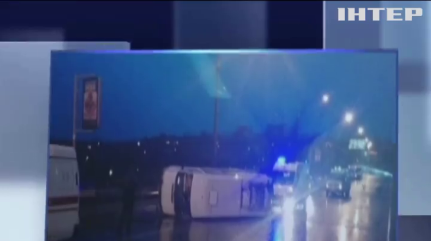 ДТП у Запоріжжі: маршрутне таксі перекинулось в центрі міста 