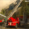 Пожар в центре Киева: сгорели аптека и несколько магазинов