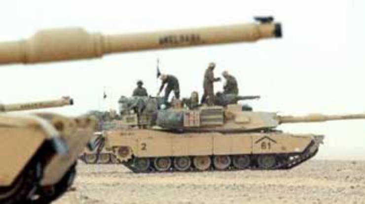 Колонна американских бронетанковых войск возобновила наступление на Багдад