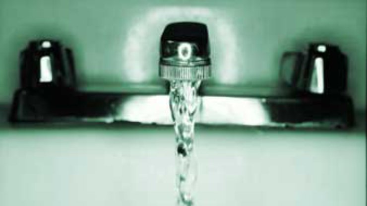 Из-за долгов за коммунальные услуги в Житомире отключают от водоснабжения жилые дома