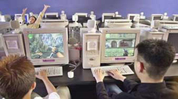 Yahoo проводит конкурс интернет-кафе