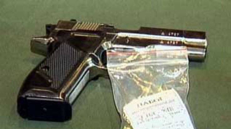 В Виннице проверяют владельцев пистолетов, купленных на основании журналистских удостоверений