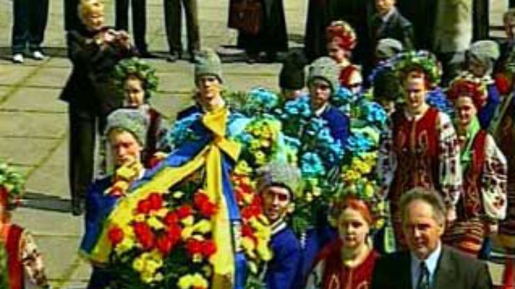 143 года назад прах Тараса Шевченко был перевезен из Петербурга в Украину и перезахоронен в Каневе