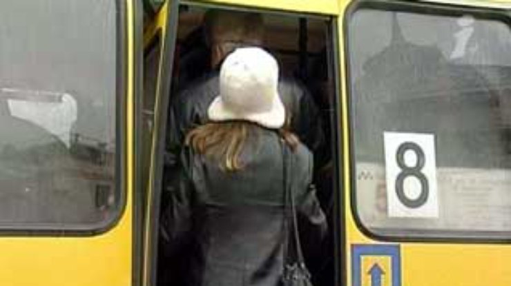 Киевские власти обещают, что проезд в столичных маршрутках не будет дорожать