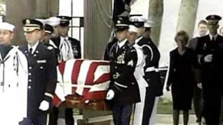 Рональд Рейган оставил сценарий своих похорон на 300 страницах