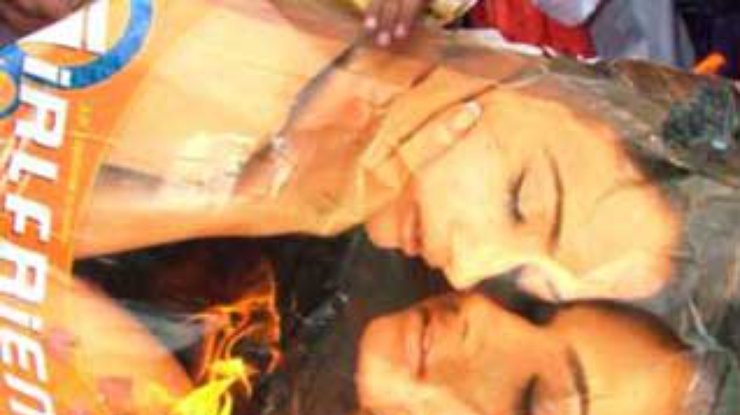 Индийским фильмом "Подружки" недовольны и моралисты, и лесбиянки