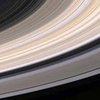 Cassini прислал цветные снимки колец Сатурна
