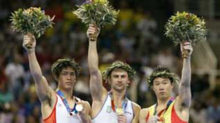 Золотую медаль для Украины в упражнениях на брусьях завоевал гимнаст Валерий Гончаров