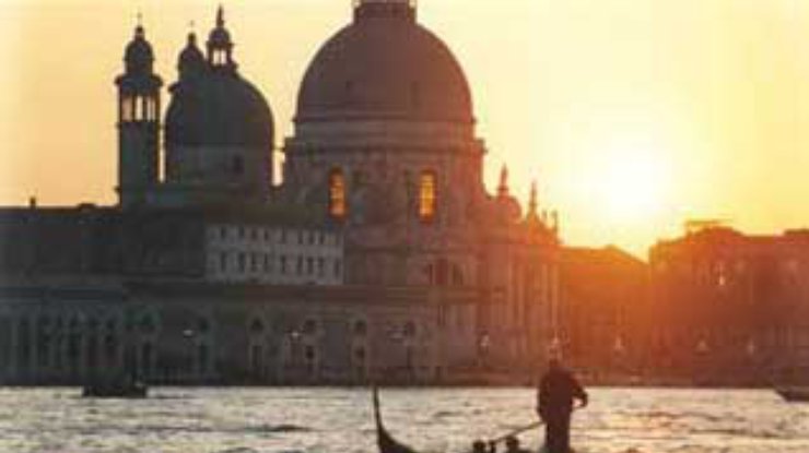 В Венеции хотят запретить пение серенад в "часы пик"