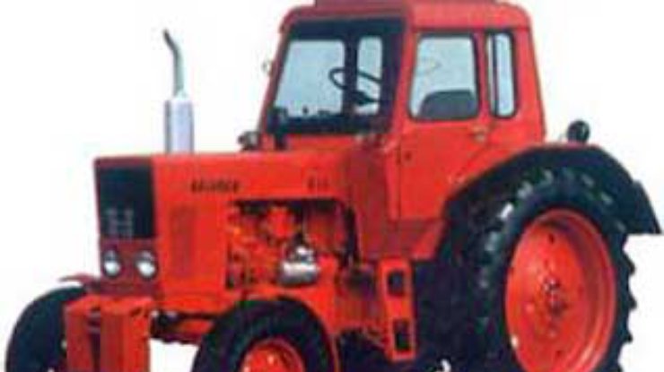 У белорусского кооператива угнали трактор, подаренный Лукашенко