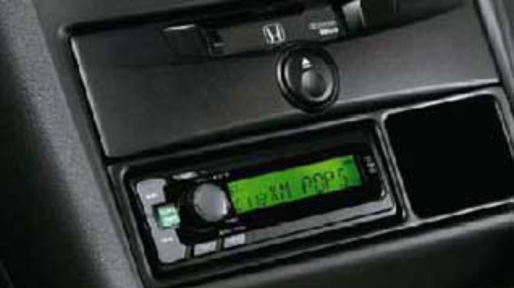 Автомобили Toyota будут оснащены спутниковым радио