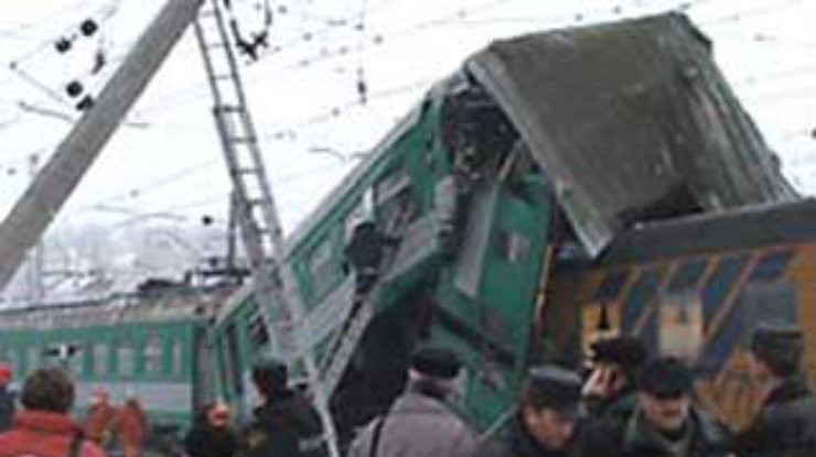 Катастрофа пассажирского поезда Москва-Рига: двое погибли, много раненных